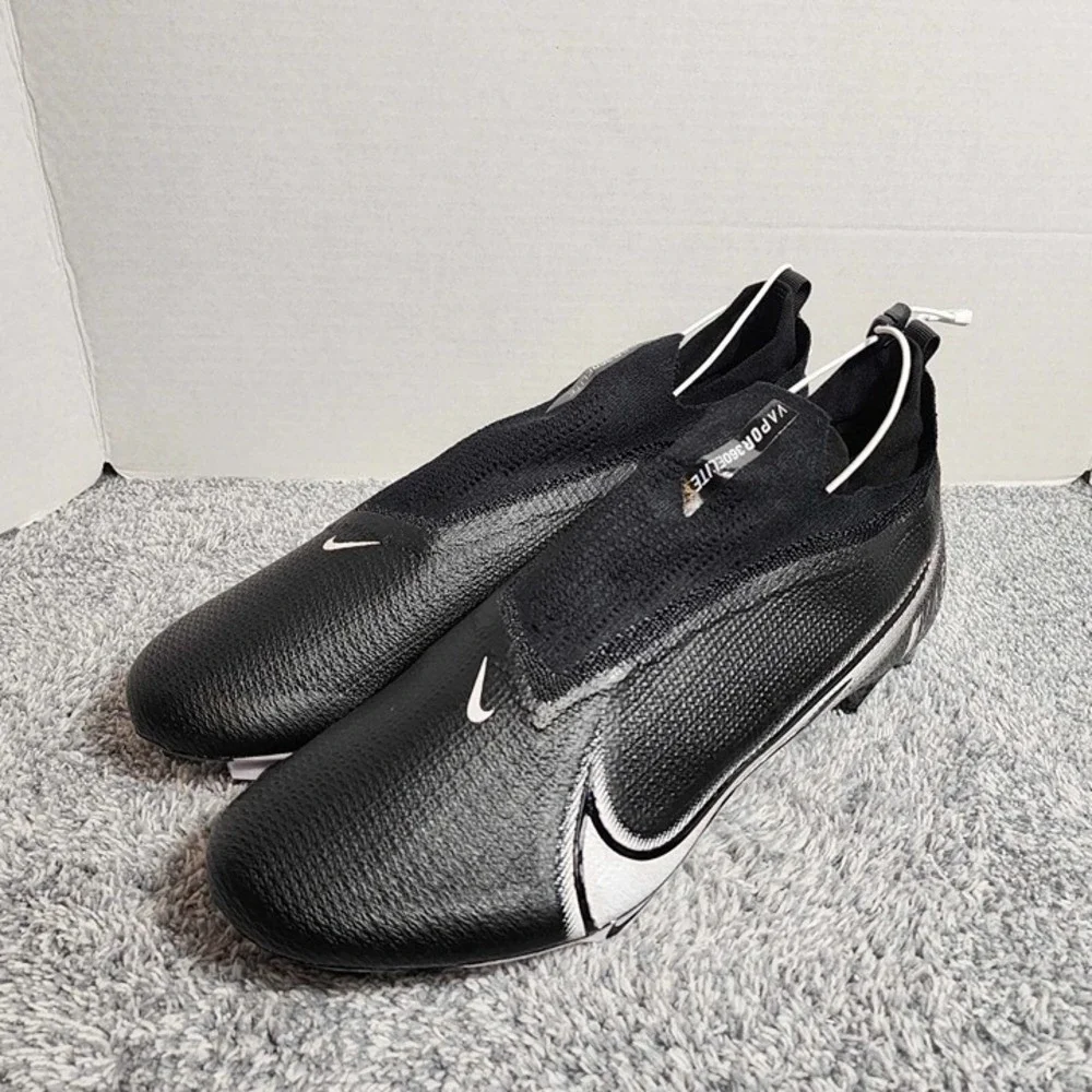 Nike dominate field